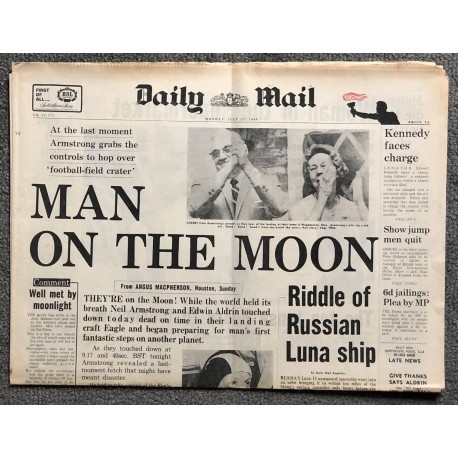 MAN ON THE MOON Newspaper 21/07/69